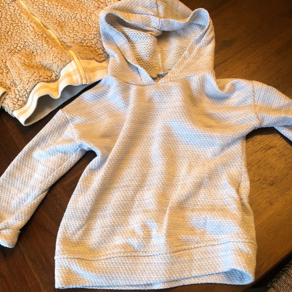 5T sweatshirt bundle - Picture 2 of 5
